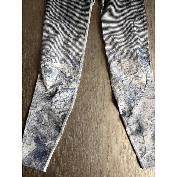 Lululemon Ebb to Train Tight Leggings Size 2 Women's Everyday Wash New - Picture 5 of 6
